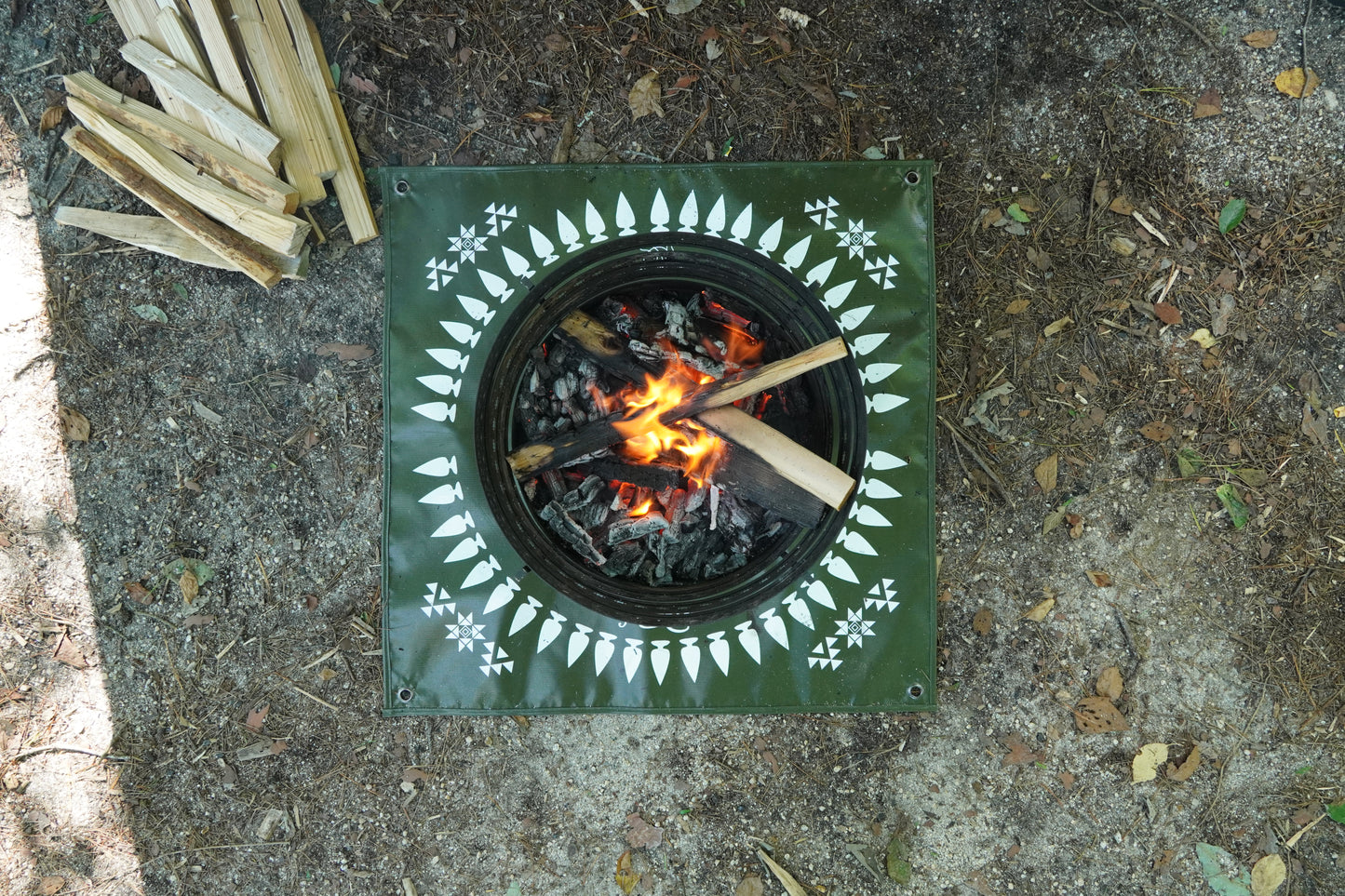 FUTURE FOX 焚き火台シート ナバホ柄 ガラス繊維 連続使用耐熱温度250℃